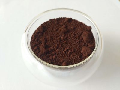 Iron oxide brown 686